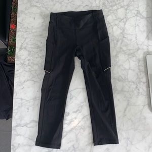 Quarter cropped Lululemon leggings